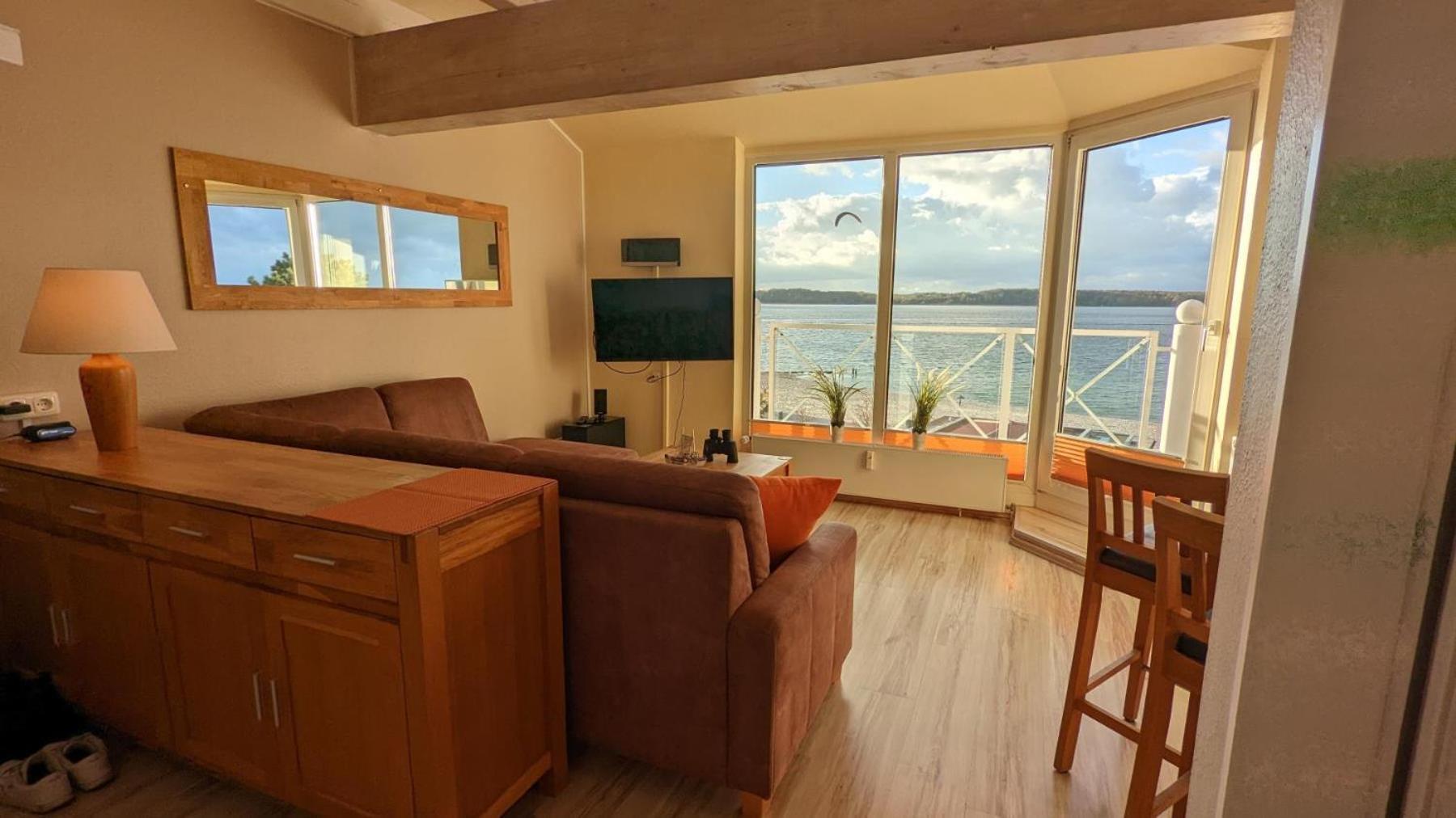 Strandkoje In Erster Reihe Mit Traumhaftem Blick Auf Kieler Foerde Apartment